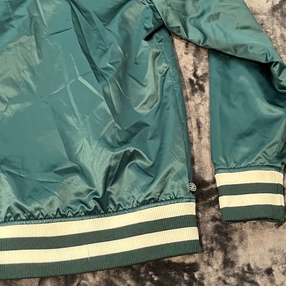 Men’s Bomber Jacket - Medium - Picture 7 of 13